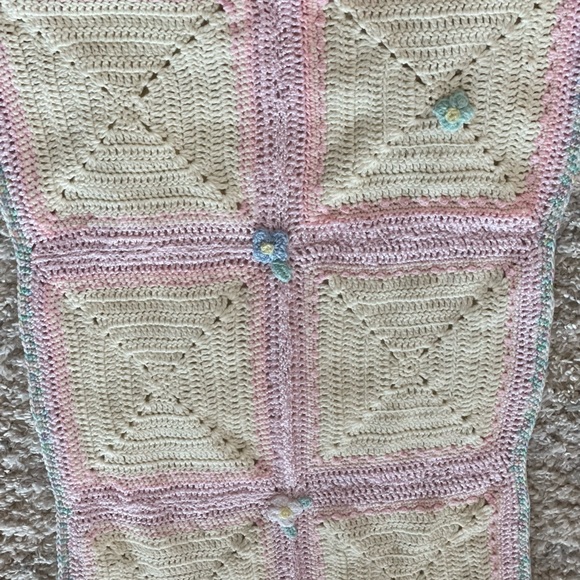 Handmade Baby Blanket with flowers 39” by 27” - Picture 4 of 7